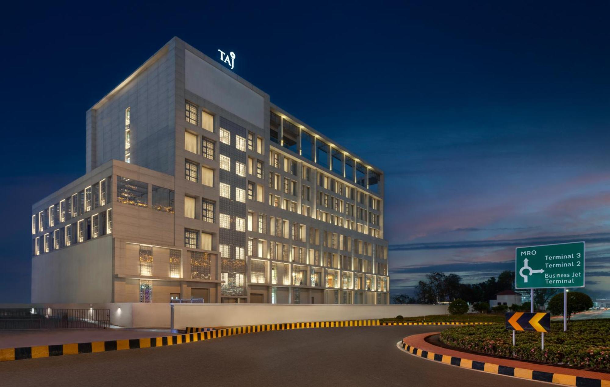 Готель Taj Cochin International Airport, Kerala Kochi Екстер'єр фото